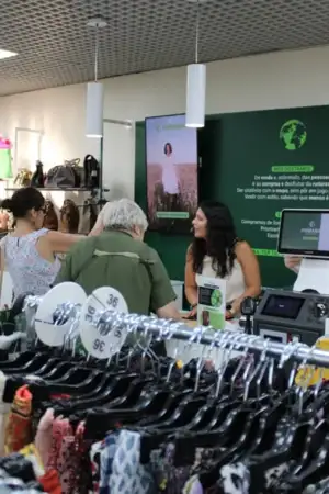 Roupa em segunda mão: “Comprar 20 peças por um euro não é consumo consciente"